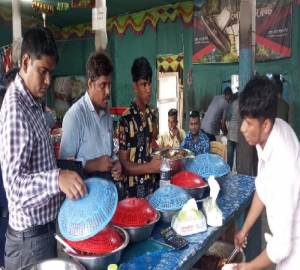 হরিপুর বাজারে হাঁসের মাংস পাখি বলে বিক্রয়ের অভিযাগে বিভিন্ন রেস্টুরেন্টে অভিযান