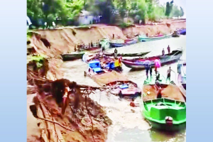 পুলিশ-প্রশাসন ও বিএনপি-আ.লীগ নেতারা একাট্টা, বালু লুটের মহোৎসব, সবার মুখ বন্ধ