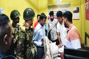 অতিরিক্ত ভাড়া আদায়, রাণীশংকৈলে দুই কোচ কাউন্টারকে জরিমানা