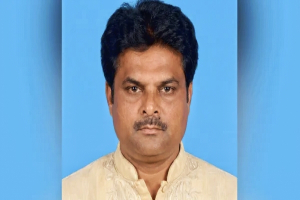 সার ডিলারশিপ ধরে রাখতে চেয়ারম্যানের পদ ছাড়লেন বকুল