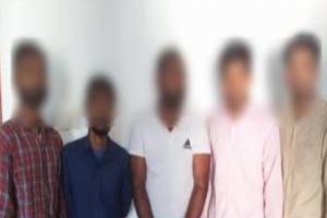 সিলেটে পাসপোর্ট অফিসের সামনে থেকে আটক ৫