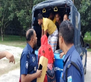 অনৈতিক কার্যকলাপের অভিযোগে ঠাকুরগাঁওয়ের পীরগঞ্জে আটক ৫